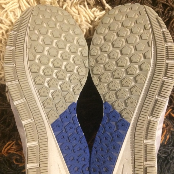 Nike Shoes - Picture 6 of 8